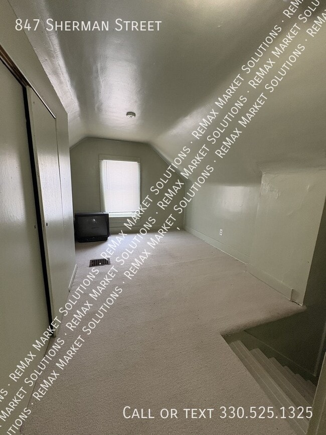 Building Photo - 847 Sherman St