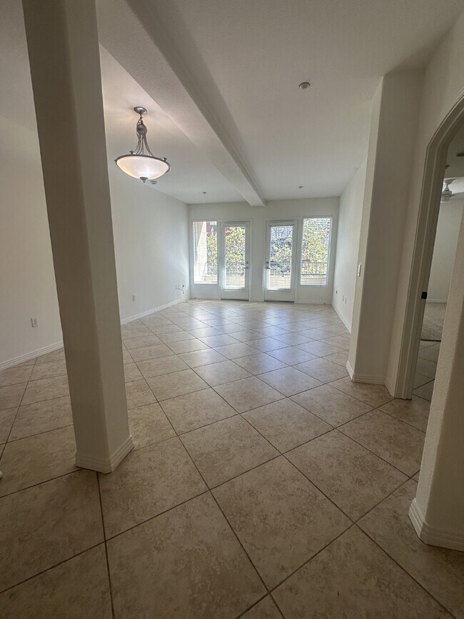 Building Photo - $3,600 - 2 Bed / 2 Bath City Walk Condo in Downtown San Diego