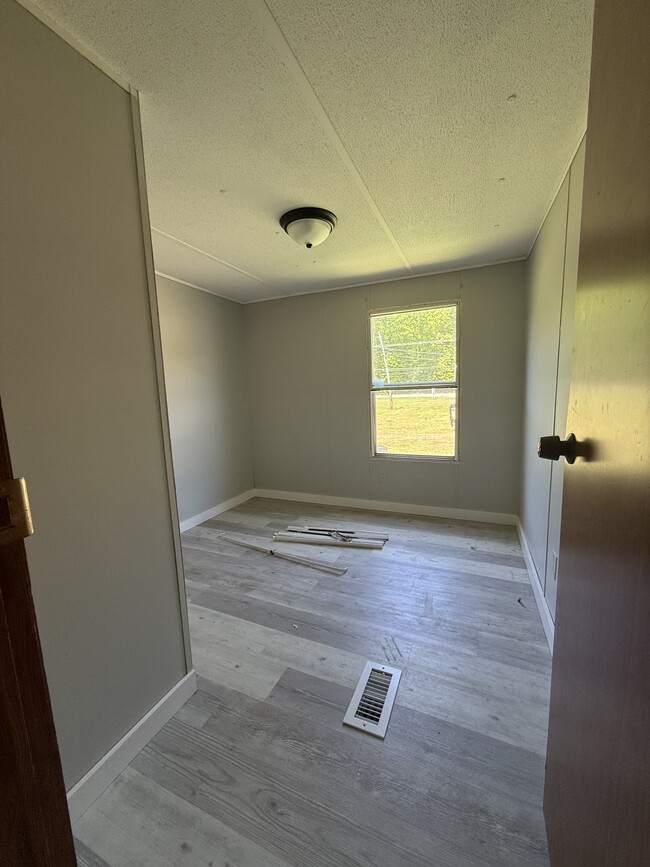 Building Photo - 4617 US-60