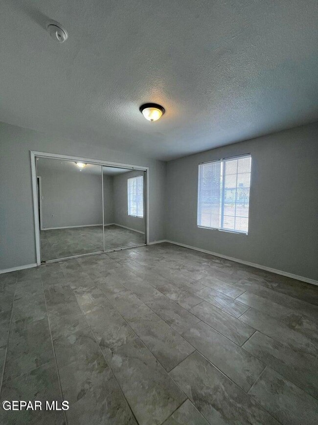 Building Photo - 10216 Celedon Cir