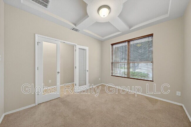 Building Photo - 10405 Macarthur Way