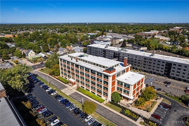 Building Photo - 2917 Main St