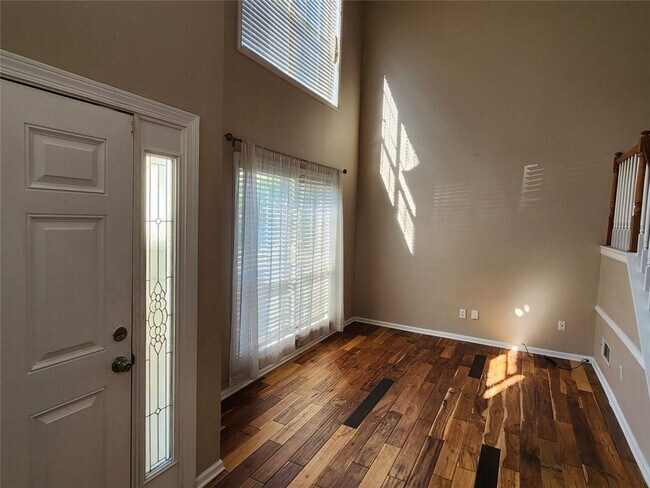 Building Photo - 335 Jon Jeff Dr NW