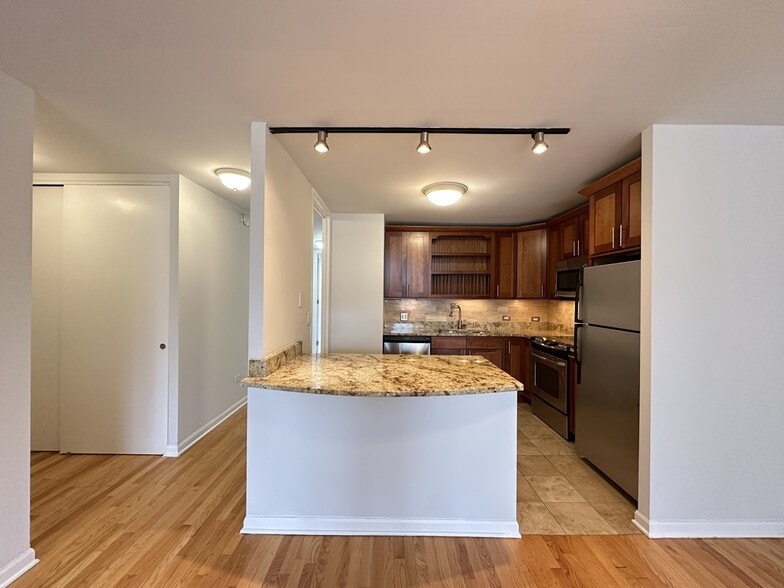 Building Photo - 1442 N Dearborn St