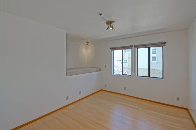 Building Photo - 522 Grand Blvd