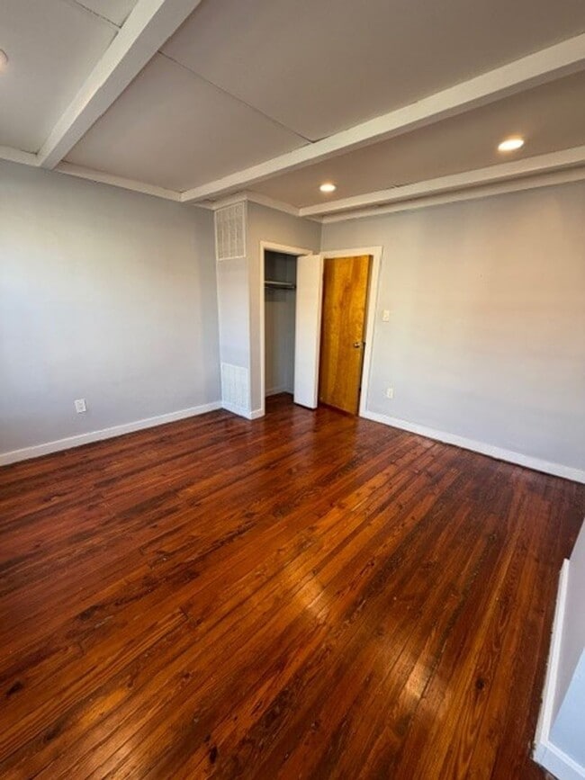 Building Photo - Beauty in LOMO