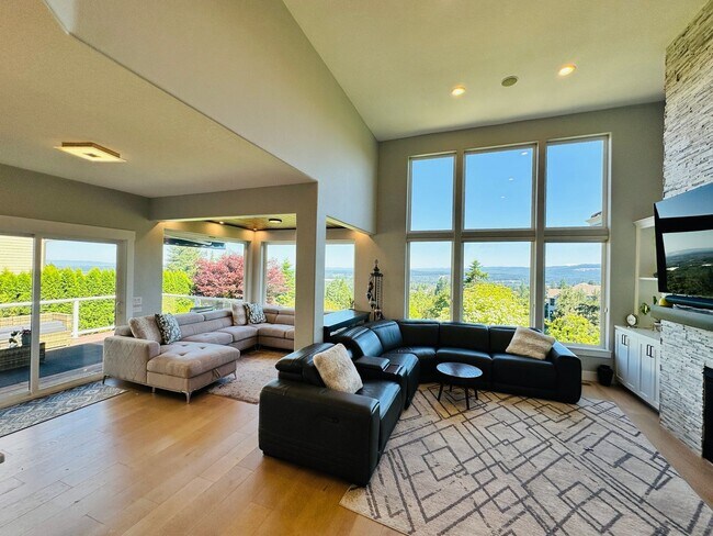 Building Photo - Stunning Custom Camas Home