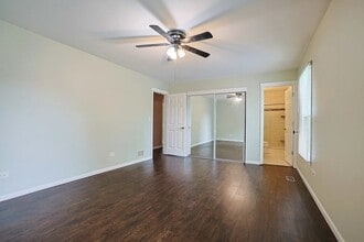 Building Photo - 1410 Huntington Dr