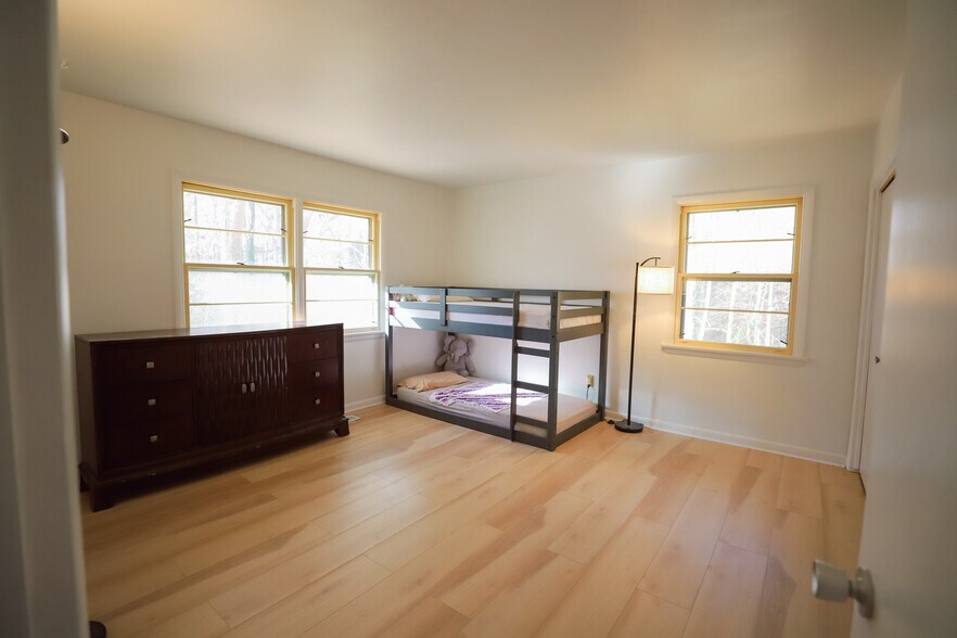 Bedroom 3 - 3916 Malcolm Ct
