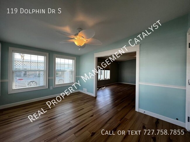 Building Photo - 119 Dolphin Dr S
