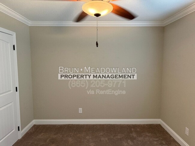 Building Photo - 3869 Doral Dr