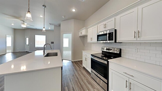 Building Photo - 487 Hardesty Dr