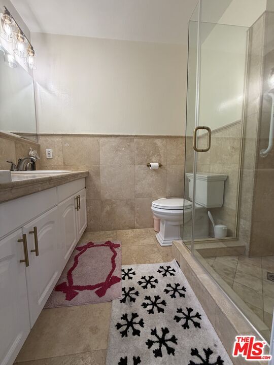 Building Photo - 10609 Reseda Blvd