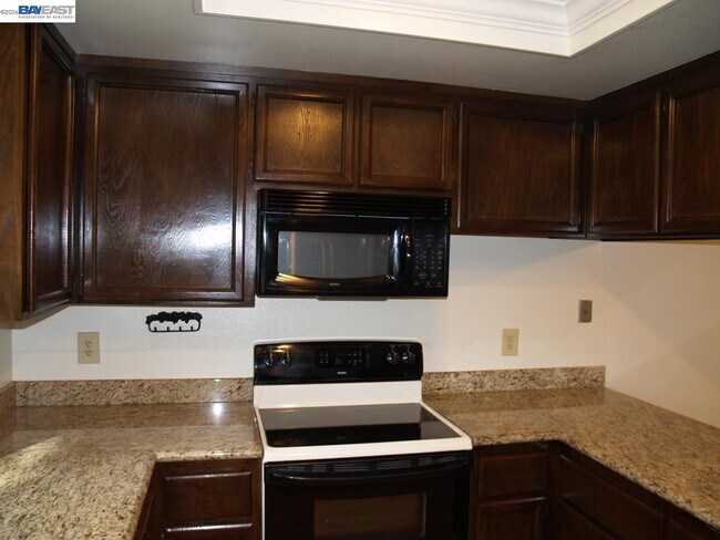 Building Photo - 703 Paradise Valley Ct