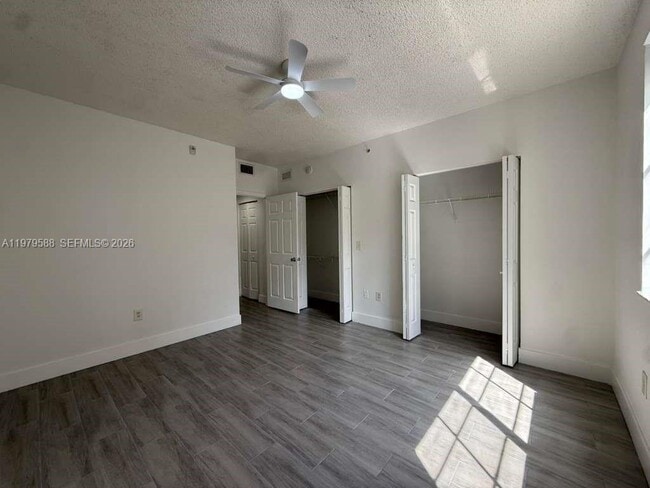 Building Photo - 2440 E Preserve Way