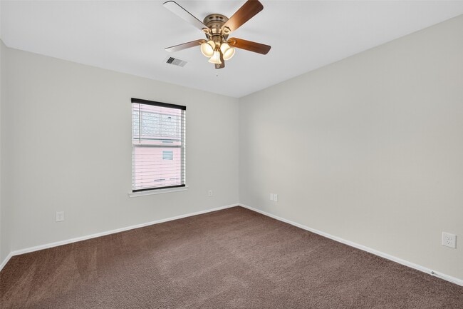 Building Photo - 6115 Shadow Isle Ln