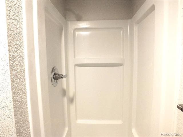 Building Photo - 6 Circle Dr