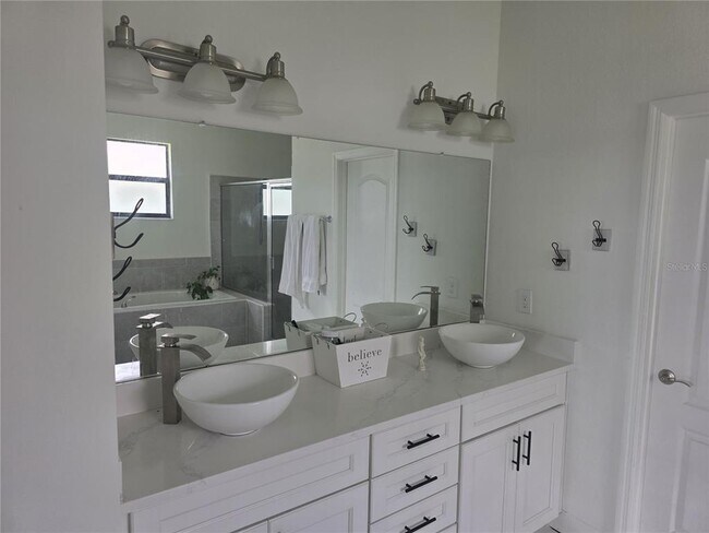 Building Photo - 531 Sanctuary Blvd