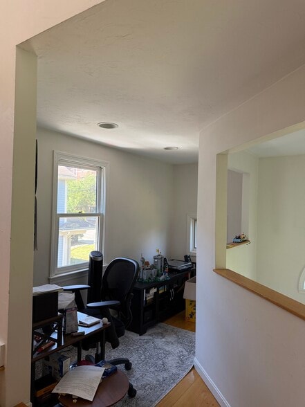 Building Photo - 254 Allston St