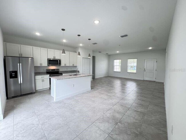 Building Photo - 6142 SW 154th Place Rd