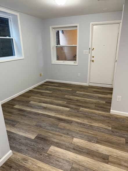 Building Photo - 182 Cliff St