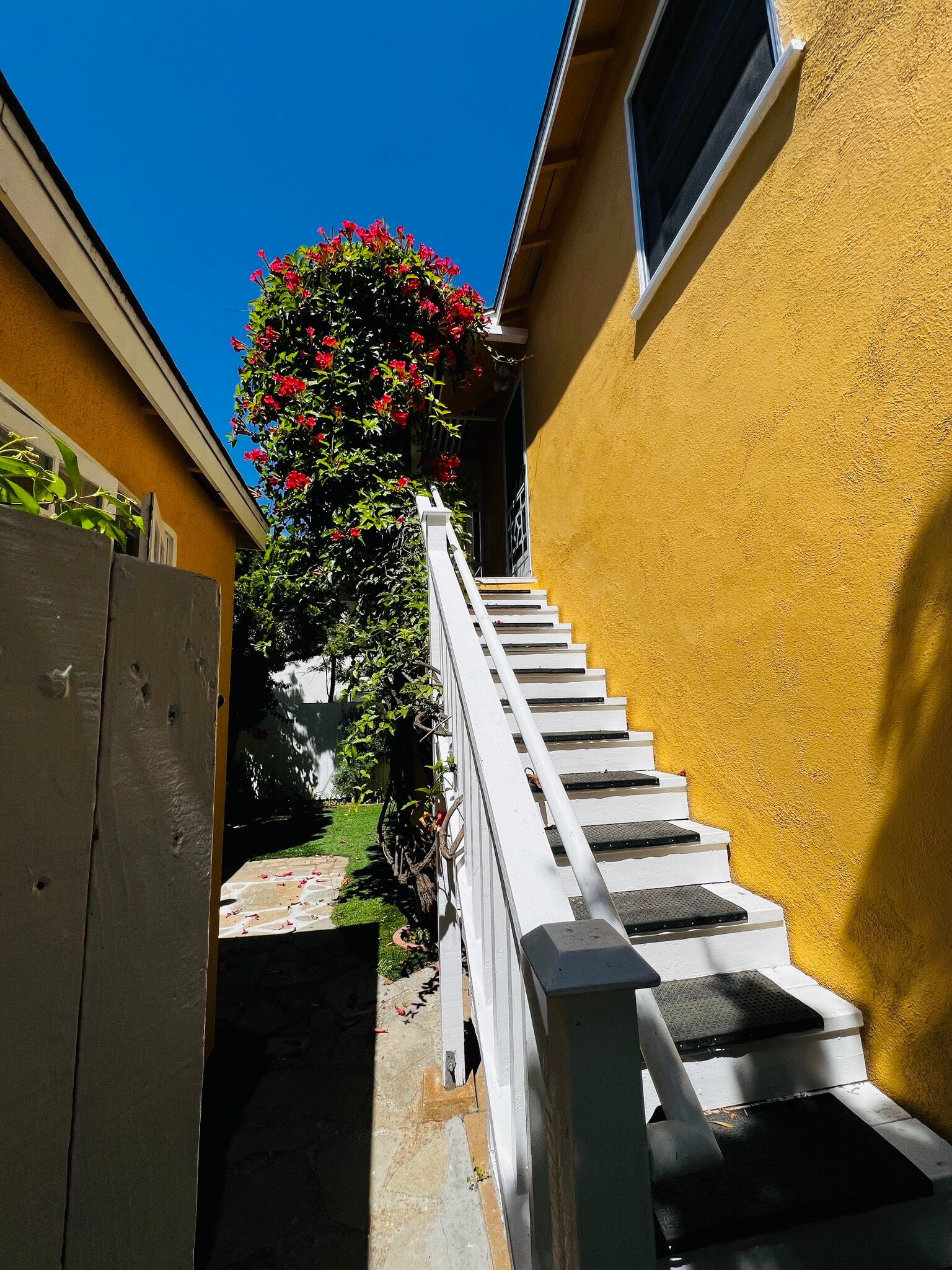 Building Photo - 3120 Colorado Ave