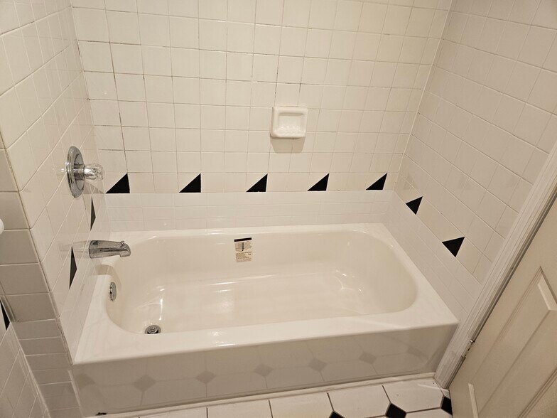 Building Photo - 3103 88th St