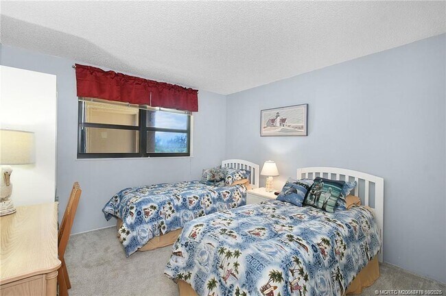 Building Photo - 10200 S Ocean Dr