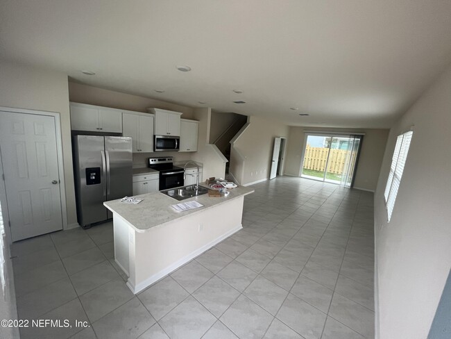 Building Photo - 20 Red House Cir