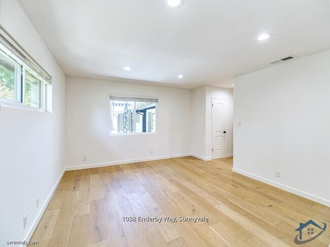 Building Photo - 1038 Enderby Way