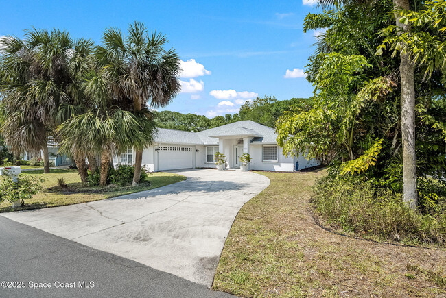 Building Photo - 210 Heron Dr