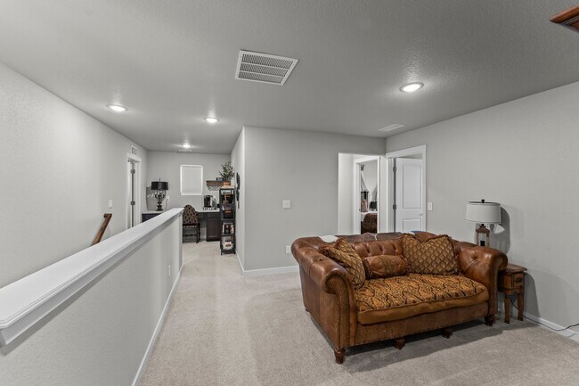 Building Photo - 5204 Roundhouse Dr