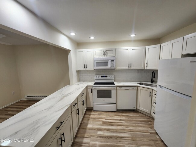 Building Photo - 129 Amberly Dr