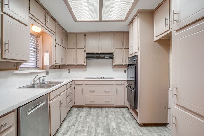 Building Photo - Spacious 3 Bed. 2 Bath Rental Ready for New Tenants- HEB ISD- 76040