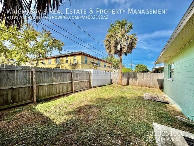 Building Photo - 255 38th Ave SE