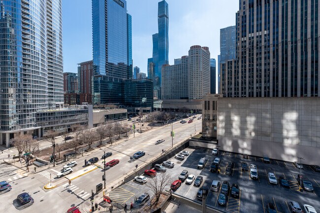 Building Photo - 240 E Illinois St