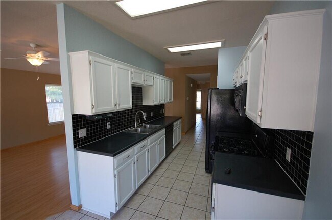 Building Photo - 1202 Pathfinder Way
