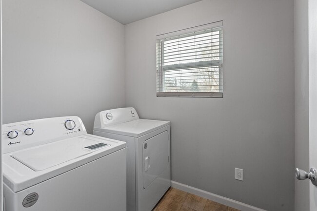 Building Photo - COMING SOON! Spacious 4-Bed Grand Blanc Home with Modern Comfort