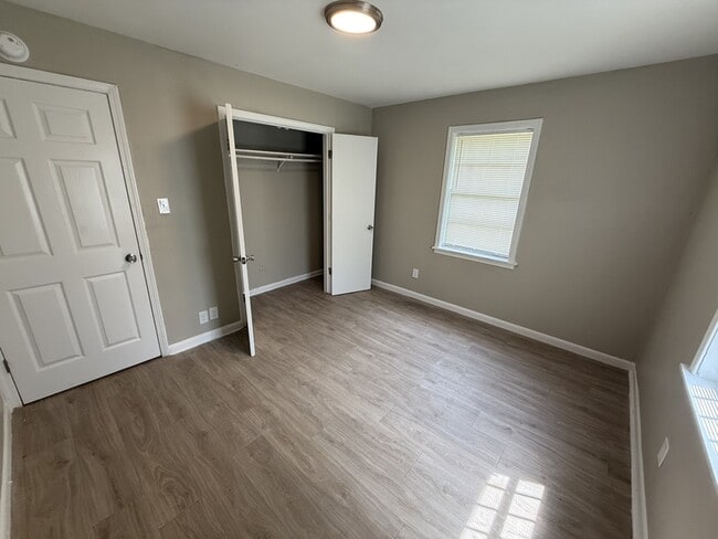 Building Photo - 1351 Austin St