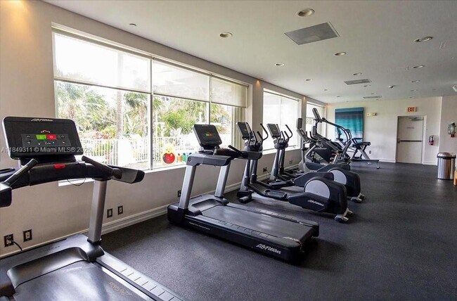 Building Photo - 2451 Brickell Ave