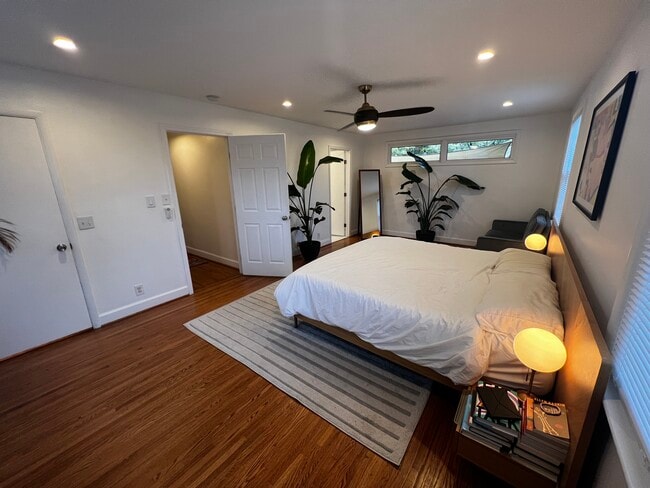 Building Photo - 612 Freda Villa