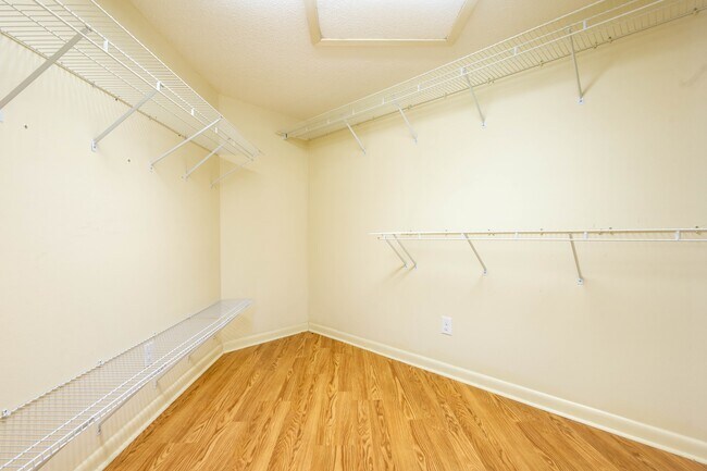 Building Photo - 150 Kelly Ln