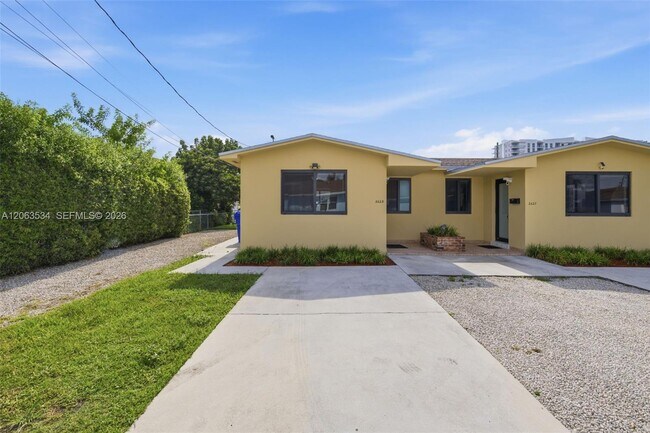Building Photo - 2625 SW 29th Ave