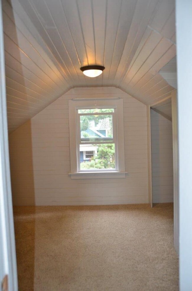 Building Photo - Completely Renovated Cottage in Crown Park...
