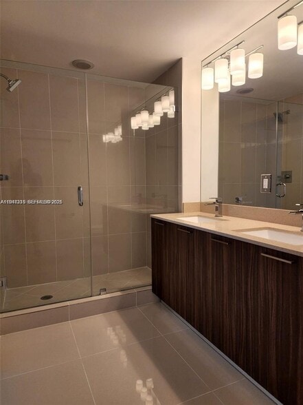 Building Photo - 5300 Paseo Blvd