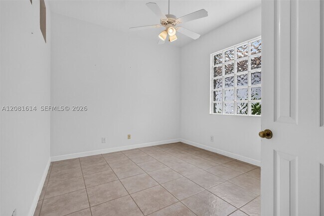 Building Photo - 5659 Via De La Plata Cir