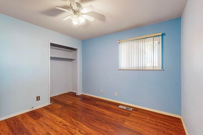 Building Photo - LOMAS/JUAN TABO 3 Bedroom 2 Bath 1/CG