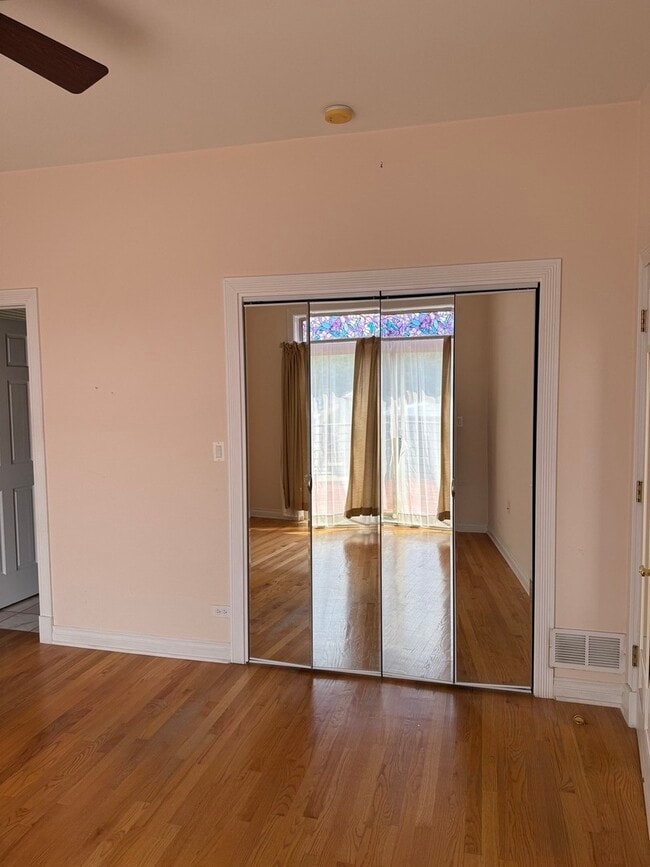 Building Photo - 2645 W Haddon Ave