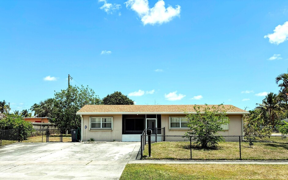 Primary Photo - 4937 Tortuga Dr