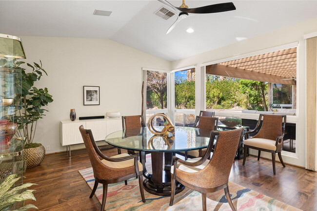 Building Photo - 49105 Casa Del Rio